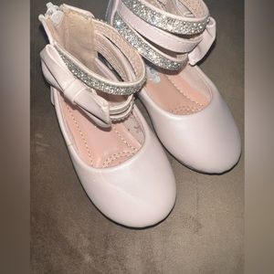 Mini Moda Size 4. Peach shoes for girls.